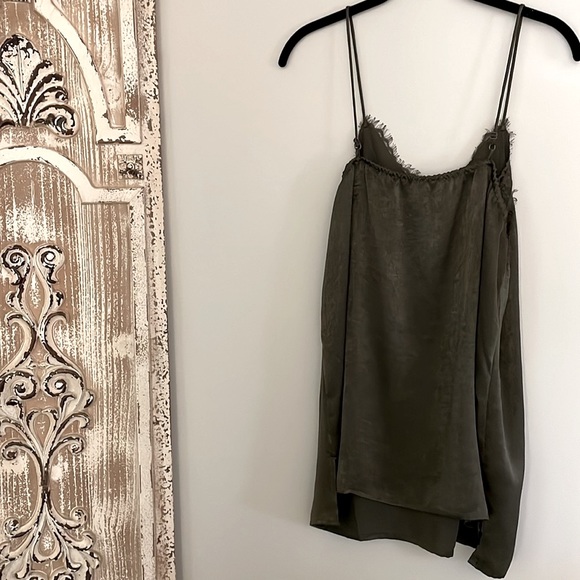 NWOT • GREEN “L LOVE” LACE TRIM TANK TOP - Picture 3 of 4